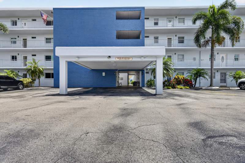 1 bedroom Condominium at 300 NE 26th Avenue #408, Village Royale Greenhill Condo, Boynton Beach — photo 4