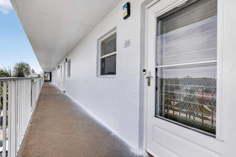 1 bedroom Condominium at 300 NE 26th Avenue #408, Village Royale Greenhill Condo, Boynton Beach — photo 5