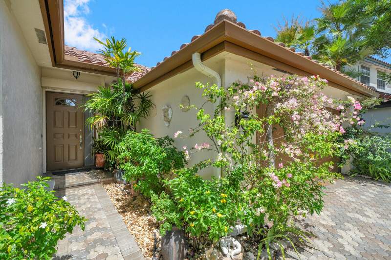 3 bedroom Single Family Residence at 718 NW 177th Avenue, Silver Lakes At Pembroke Pines, Pembroke Pines — photo 3