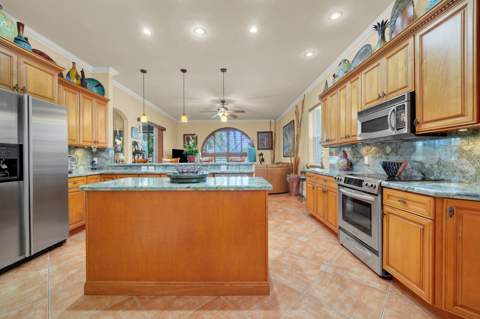 718 NW 177th Avenue, Pembroke Pines FL - photo 12 of 61