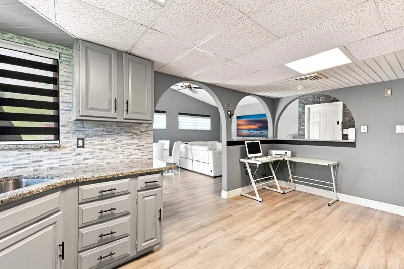 3 bedroom Single Family Residence at 450 SE Thornhill Drive, Port St Lucie Section 13, Port St. Lucie — photo 5