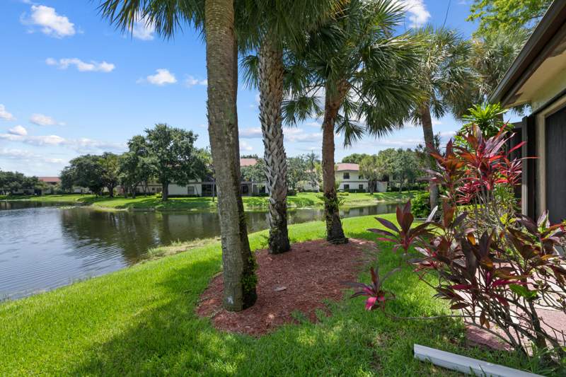 2 bedroom Townhouse at 4586 Carambola Circle #27217, Baywood Village Iii-A Condo, Coconut Creek — photo 3