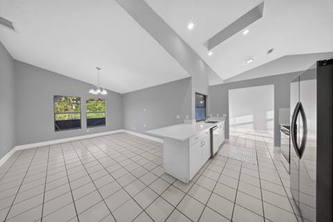 4802 Sunset Boulevard, Fort Pierce FL - photo 10 of 56