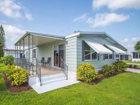 174 NE Emerald Drive, Jensen Beach FL - photo 7 of 42