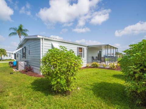 174 NE Emerald Drive, Jensen Beach FL - photo 10 of 42