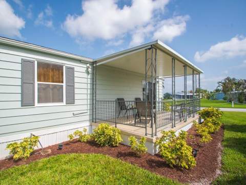 174 NE Emerald Drive, Jensen Beach FL - photo 11 of 42