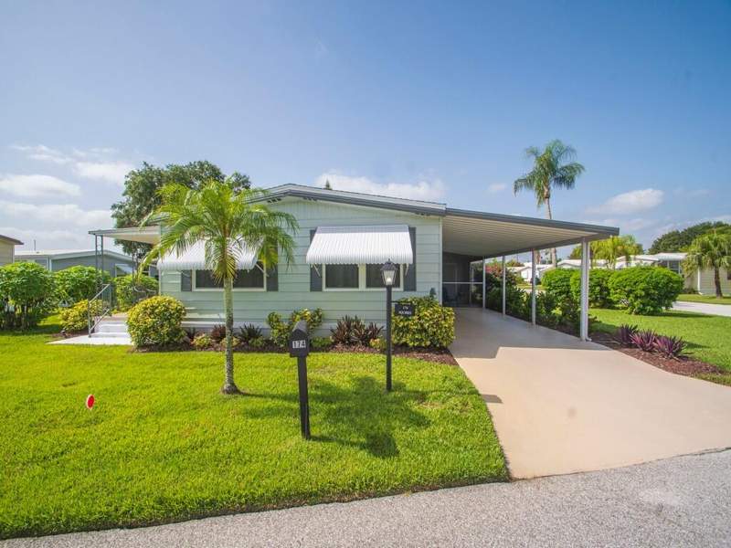 2 bedroom Manufactured Home at 174 NE Emerald Drive, Pinelake Village, Jensen Beach — photo 3