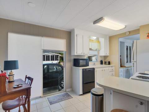 174 NE Emerald Drive, Jensen Beach FL - photo 15 of 42