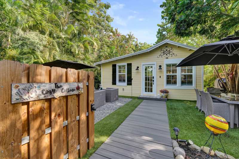 3 bedroom Single Family Residence at 1205 SW 4th Street, Waverly Place, Fort Lauderdale — photo 1
