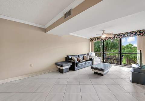 6169 Balboa Circle #Unit 302, Boca Raton FL - photo 9 of 42