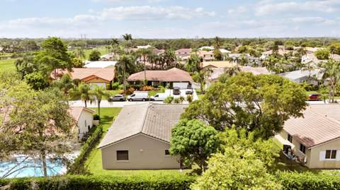 15821 Sedgewyck Circle, Davie FL - photo 9 of 50