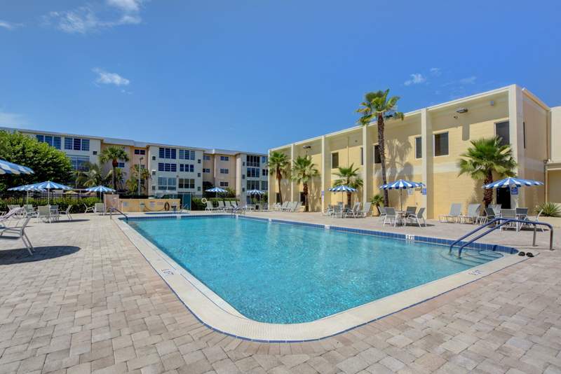 1 bedroom Condominium at 300 NE 26th Avenue #408, Village Royale Greenhill Condo, Boynton Beach — photo 2