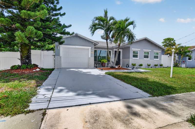 3 bedroom Single Family Residence at 22305 SW 57th Avenue, Sandalfoot Cove Sec Six, Boca Raton — photo 3