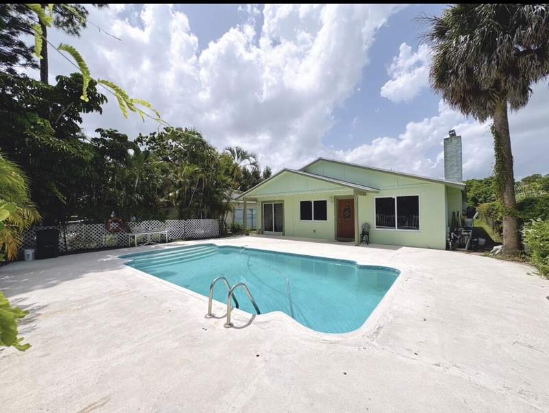 4 bedroom Single Family Residence at 6959 Clendenin Street, Kanawha Park, Lake Worth — photo 2