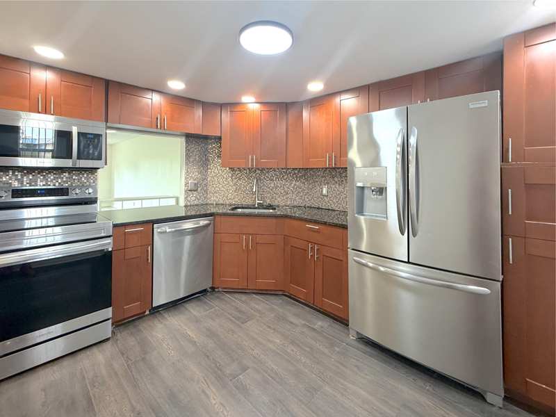 2 bedroom Condominium at 6301 N Falls Cir Drive #303, Inverrary Country Club, Lauderhill — photo 1