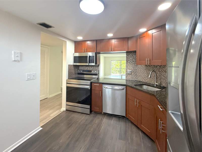 2 bedroom Condominium at 6301 N Falls Cir Drive #303, Inverrary Country Club, Lauderhill — photo 4