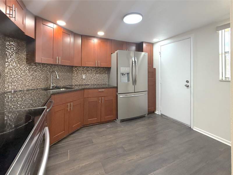 2 bedroom Condominium at 6301 N Falls Cir Drive #303, Inverrary Country Club, Lauderhill — photo 5