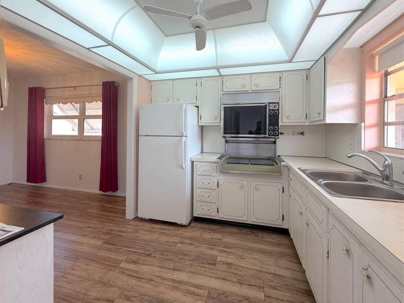 2 bedroom Condominium at 5300 Washington Street #P331, Beverly Hills Condo Number Nine, Hollywood — photo 4