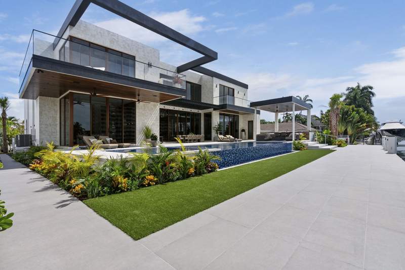 5 bedroom Single Family Residence at 2600 NE 24TH Street, LIGHTHOUSE POINT FIRST SEC, Lighthouse Point — photo 2