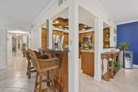 9450 Meadowood Drive #101, Fort Pierce FL - photo 17 of 26