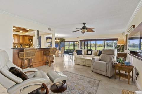 9450 Meadowood Drive #101, Fort Pierce FL - photo 19 of 26