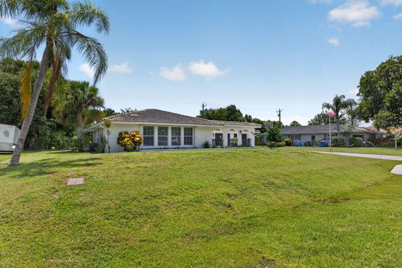 2 bedroom Single Family Residence at 2409 NW Everglades Boulevard, Beau Rivage, Stuart — photo 3