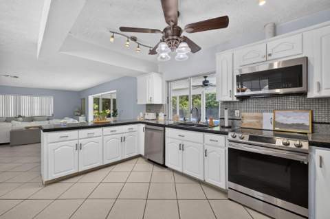 2409 NW Everglades Boulevard, Stuart FL - photo 12 of 54