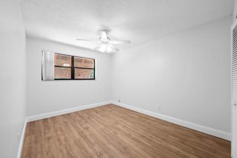 1517 Fairway Road, Pembroke Pines FL - photo 23 of 36