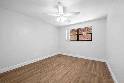 1517 Fairway Road, Pembroke Pines FL - photo 24 of 36