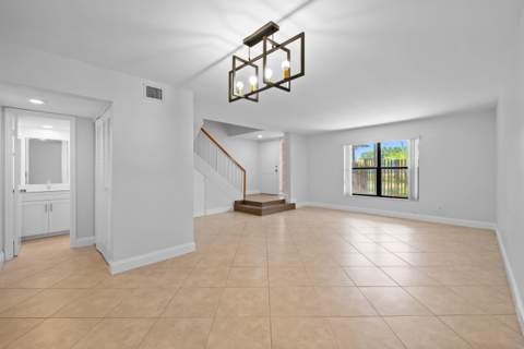 1517 Fairway Road, Pembroke Pines FL - photo 9 of 36