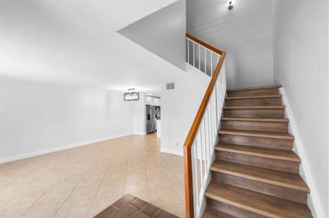 1517 Fairway Road, Pembroke Pines FL - photo 18 of 36