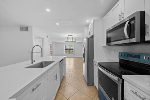 1517 Fairway Road, Pembroke Pines FL - photo 13 of 36