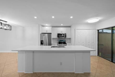 1517 Fairway Road, Pembroke Pines FL - photo 11 of 36