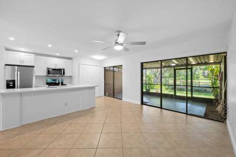 1517 Fairway Road, Pembroke Pines FL - photo 7 of 36
