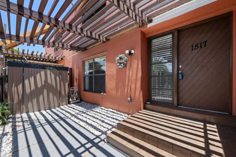 3 bedroom Townhouse at 1517 Fairway Road, EVERGLADES SUGAR & LAND CO, Pembroke Pines — photo 3