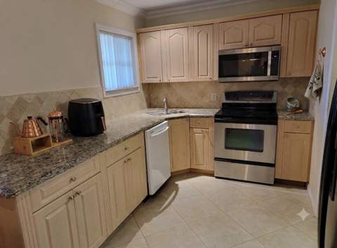 3464 Tyringham Drive, West Palm Beach FL - photo 7 of 21