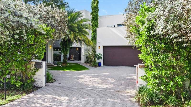 5 bedroom Single Family Residence at 1304 SW 9th Street, Riverside Add Amen Plat, Fort Lauderdale — photo 2