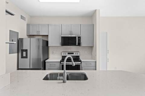1000 Scotia Drive #102, Hypoluxo FL - photo 7 of 29