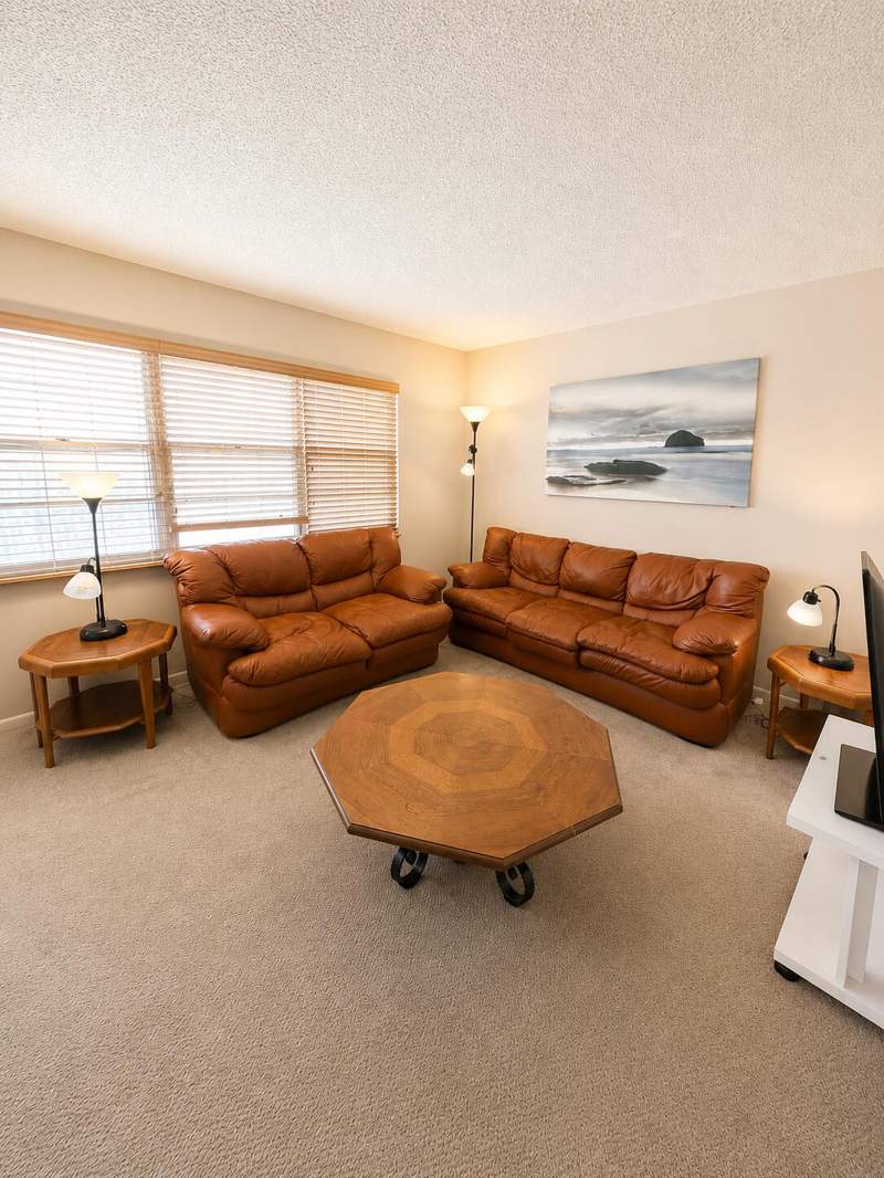 1 bedroom Condominium at 1901 Bermuda Circle #F2, Wynmoor Bermuda Village A Condo, Coconut Creek — photo 2