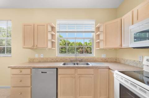 9312 World Cup Way, Port St. Lucie FL - photo 6 of 34