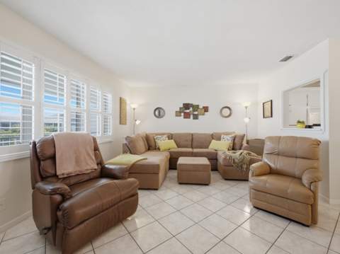 350 Horizons #302, Boynton Beach FL - photo 10 of 41