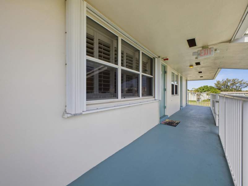 1 bedroom Condominium at 350 Horizons #302, Sterling Village 350 Condo, Boynton Beach — photo 5