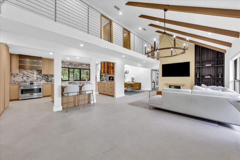 5 bedroom Single Family Residence at 342 N Fairway, Tequesta Country Club, Tequesta — photo 1