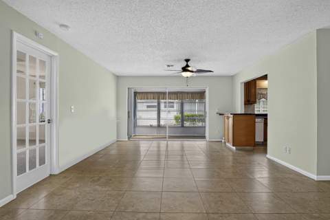 948 Savannas Point Drive #D, Fort Pierce FL - photo 10 of 40