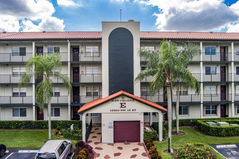 2 bedroom Condominium at 12900 SW 13th Street #403E, Hawthorne At Century Village, Pembroke Pines — photo 4