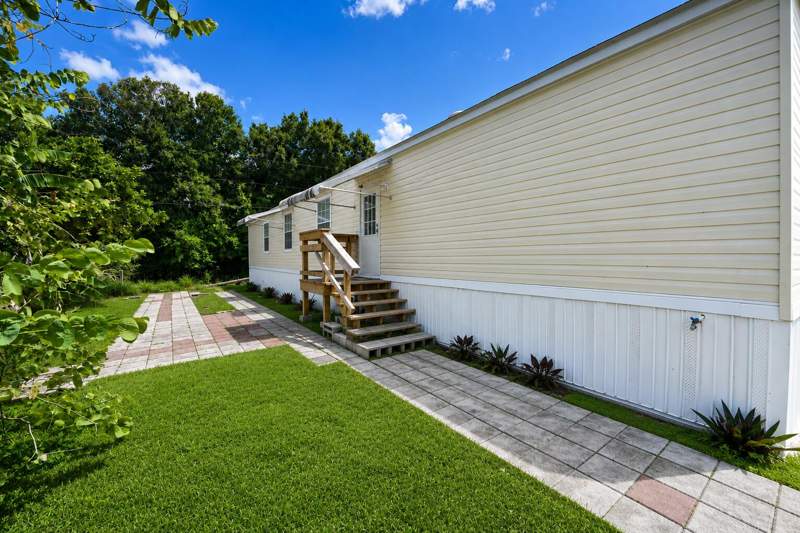 3 bedroom Manufactured Home at 8137 SW Wildwood Drive, Sunshine Parkway Manor Unrecorded, Stuart — photo 5