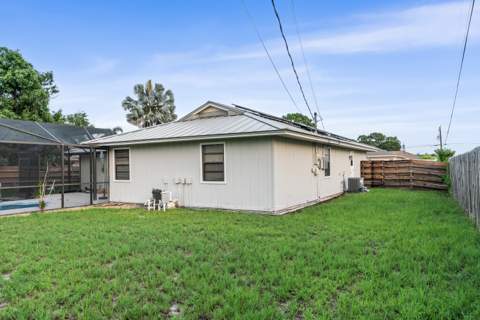 1167 SW Gardena Avenue, Port St. Lucie FL - photo 6 of 30
