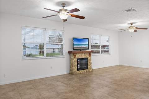 1167 SW Gardena Avenue, Port St. Lucie FL - photo 15 of 30
