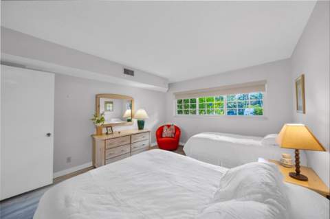 3611 Oaks Clubhouse Drive #104, Pompano Beach FL - photo 23 of 34
