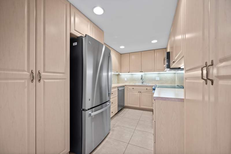 2 bedroom Condominium at 2773 S Ocean Boulevard #416, Carlyle House Condo, Palm Beach — photo 5